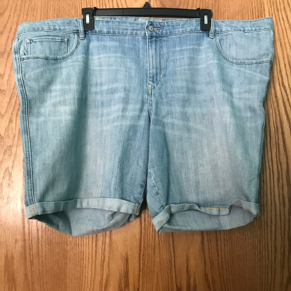 Light Wash Old Navy Jean Shorts